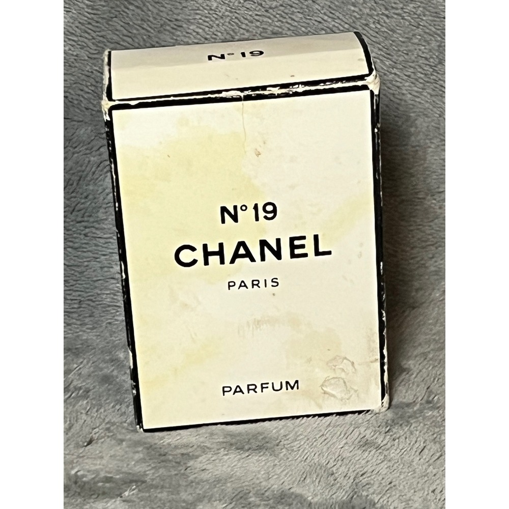 Vintage Chanel No 19 Parfum 14ml Bottle W Box French Perfume Collectible